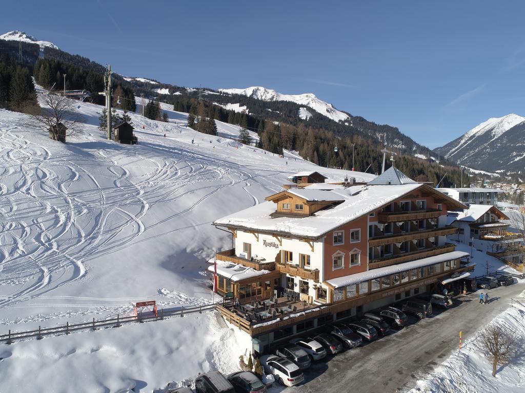 Hotel Rustika Lermoos Exterior photo